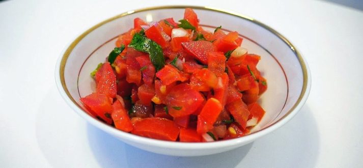 sos salsa ze swiezych pomidorow