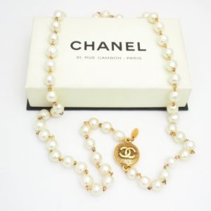 Klasyczny naszyjnik Chanel vintage perły