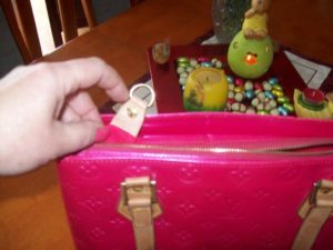 Podrobiony kod seryjny date code Louis Vuitton