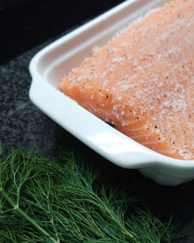 gravlax marynowany losos przygotowanie