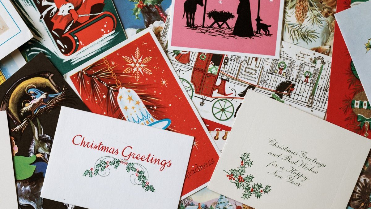 Kto jeszcze wysyła kartki świąteczne na Boże Narodzenie?