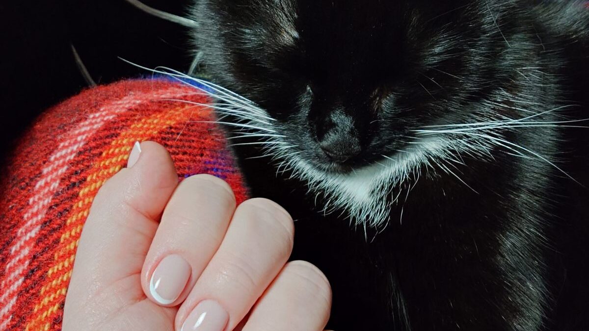 Paznokcie nude – czyli manicure, który nigdy nie wychodzi z mody!