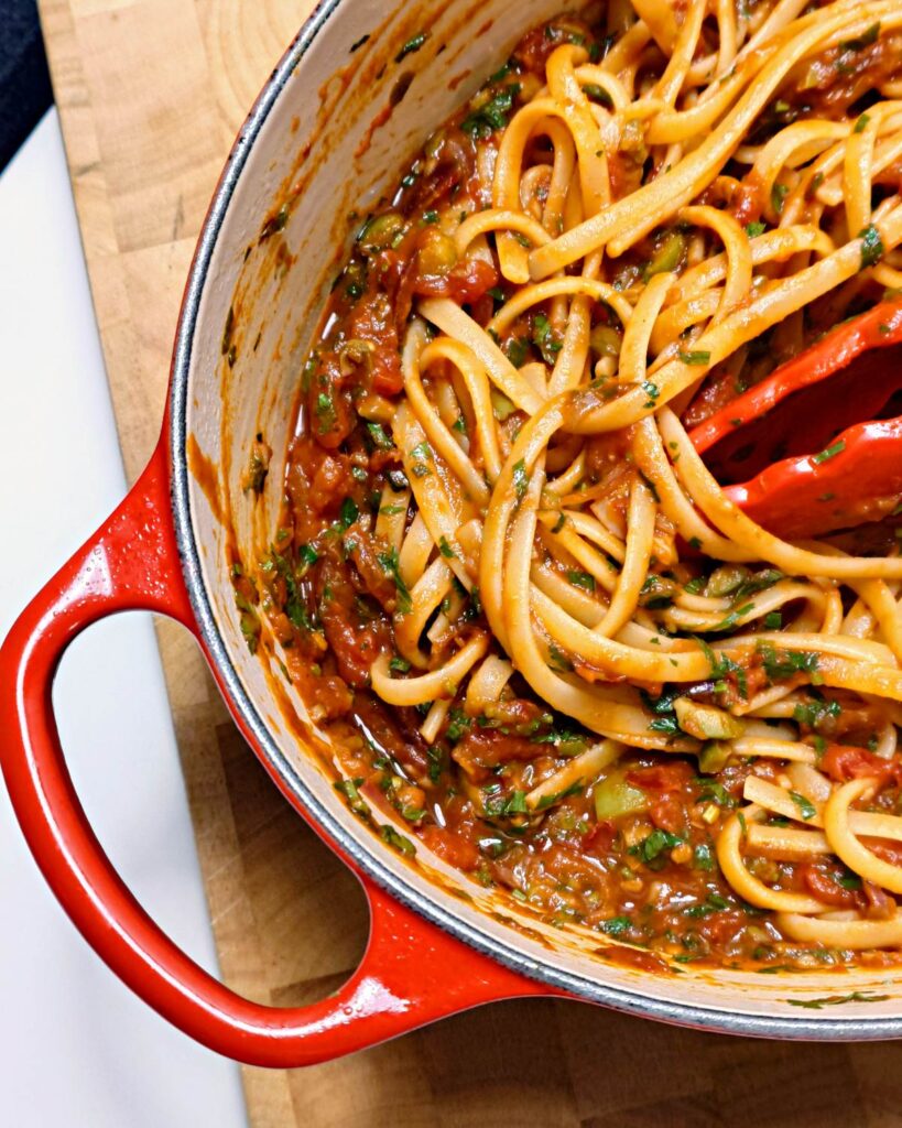 spaghetti puttanesca z tunczykiem 