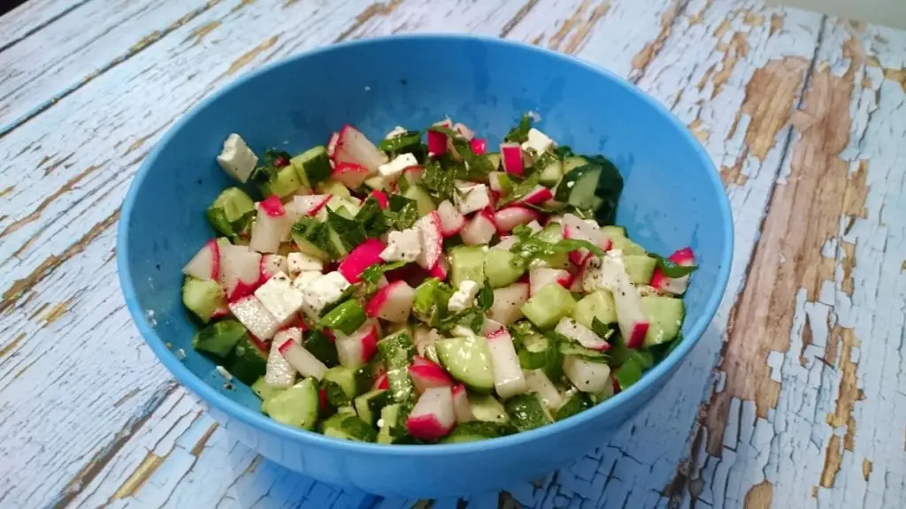 salatka z warzyw z feta 