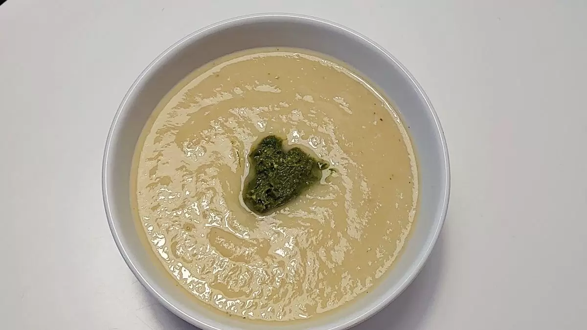 Zupa-krem z białych szparagów