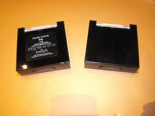 Podrabiane cienie Benefit