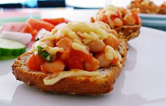 Bułeczki z fasolą na ostro