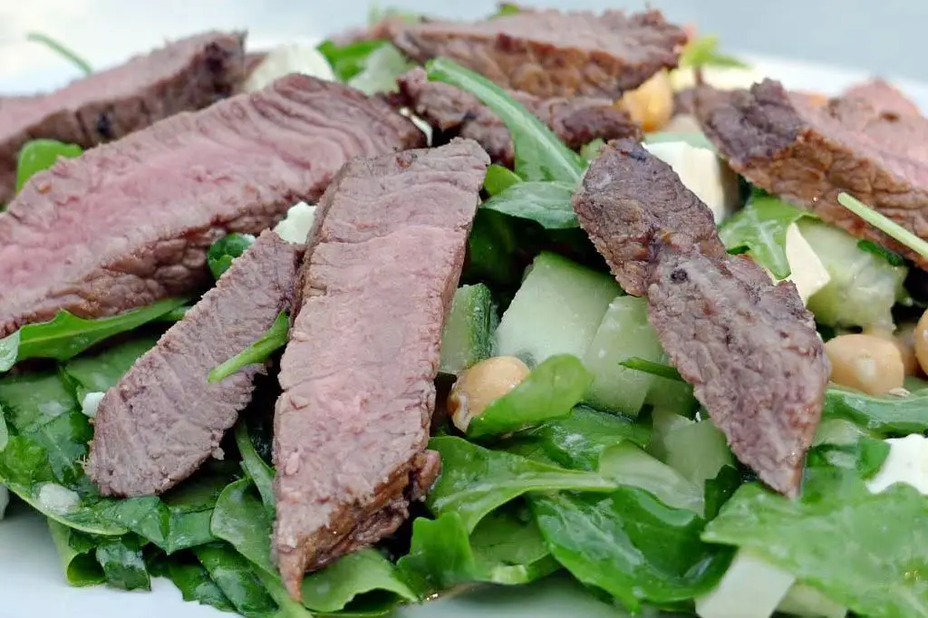 Sałata z wołowiną