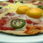 Śniadaniowa pizza meksykańska