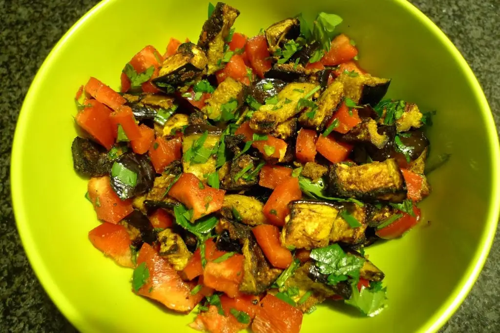 Pieczony bakłażan w curry