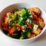 Pikantna sałatka z kurczakiem