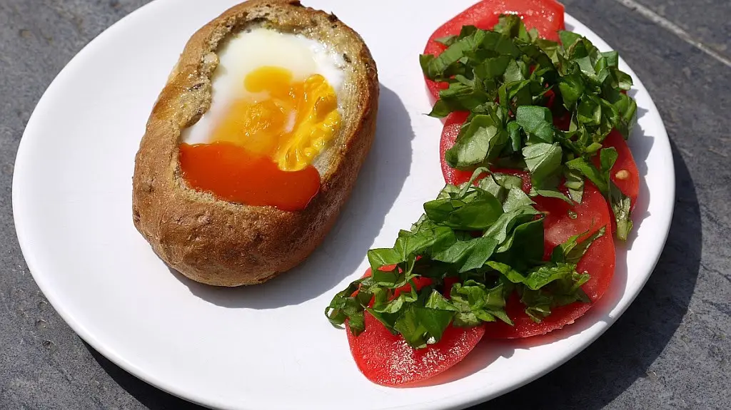 Jajko sadzone w bułce