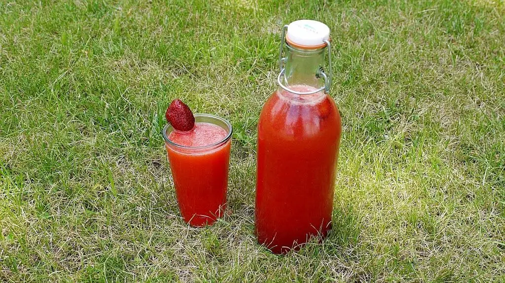 Lemoniada truskawkowa