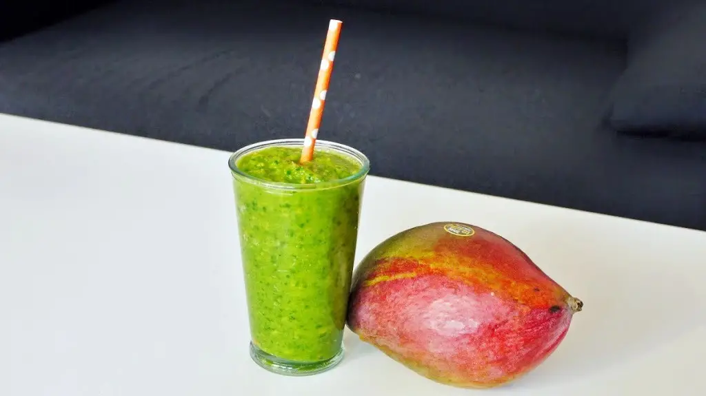 Zielone smoothie z mango