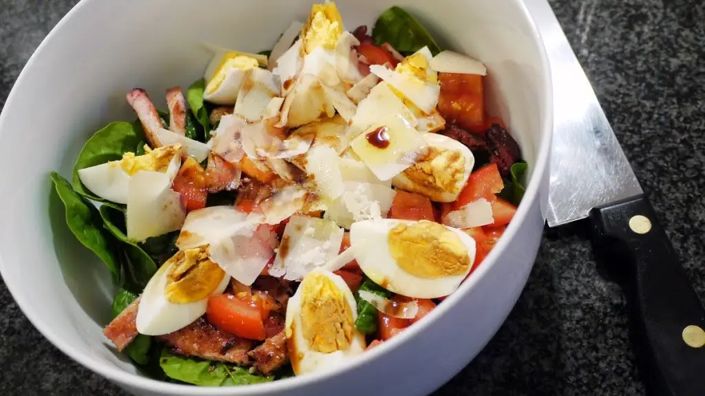 Sałatka z jajkiem