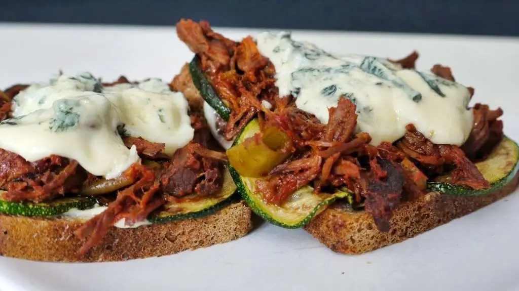 Kanapka z wołowiną