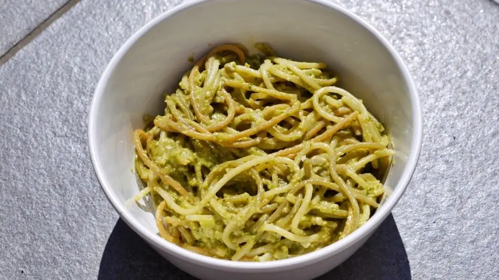 pesto z bobu