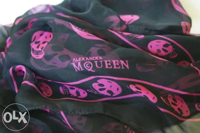 chusta mcqueen logo fake2