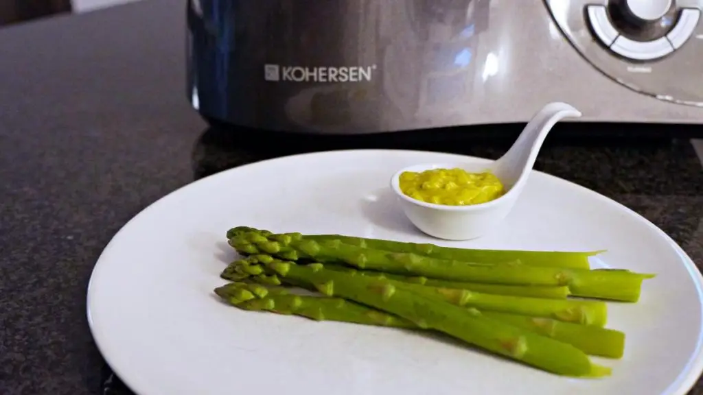 szparagi z majonezem