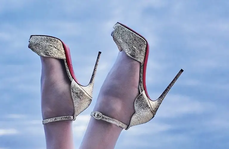 Buty Christian Louboutin – jedyne z czerwoną podeszwą