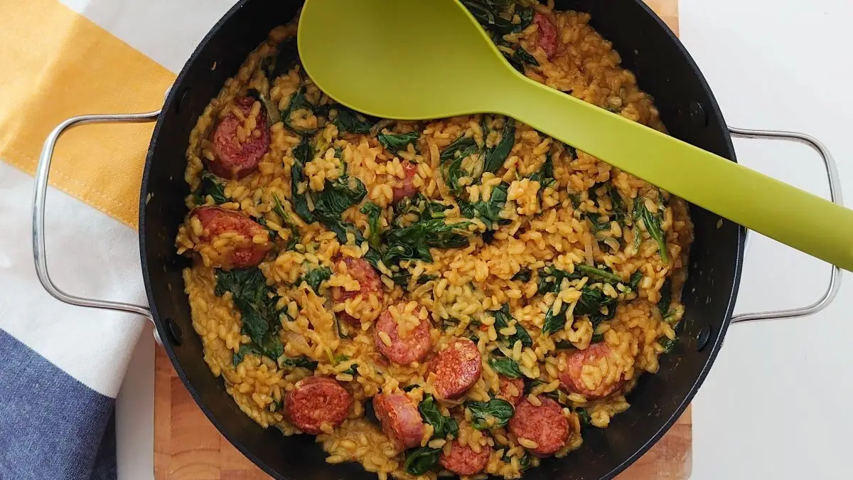 risotto ze szpinakiem szlotka i szafranem