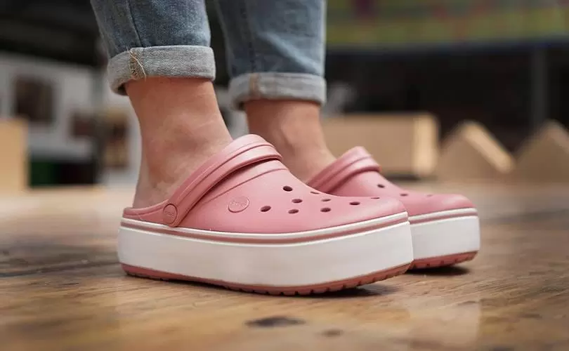 Crocsy to najlepsze buty na lato