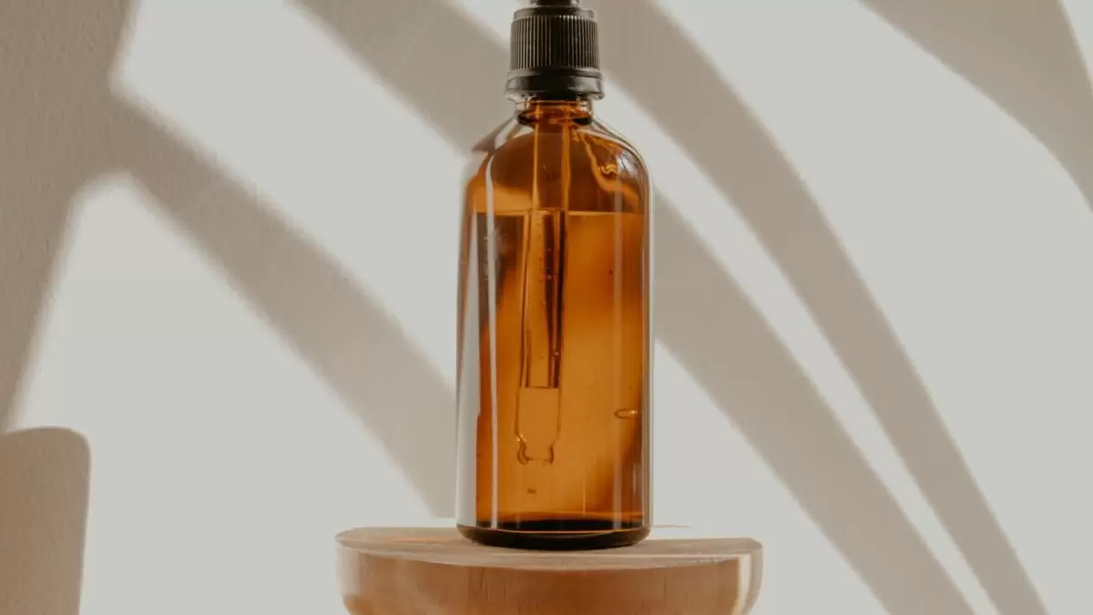 Retinol: co to jest, jak go używać i czy jest bezpieczny
