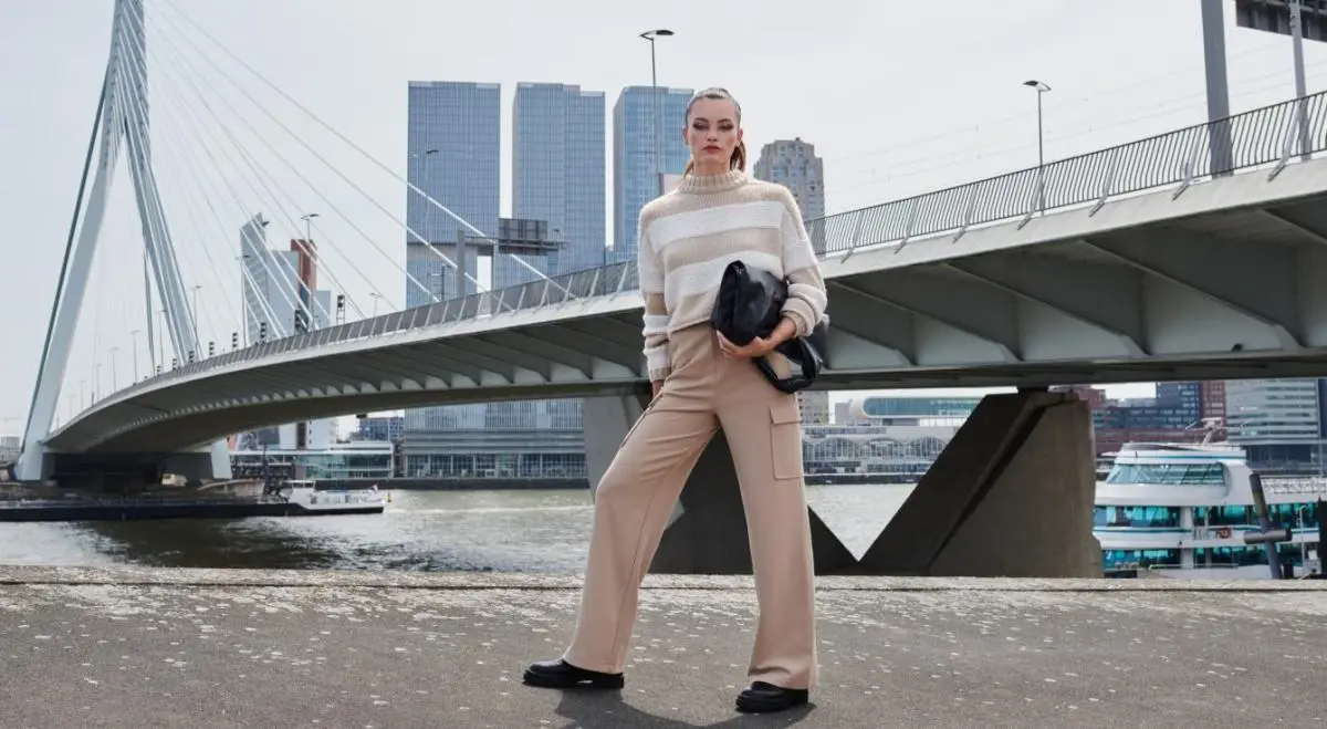 Spodnie z wysokim stanem – modowy must have tego sezonu