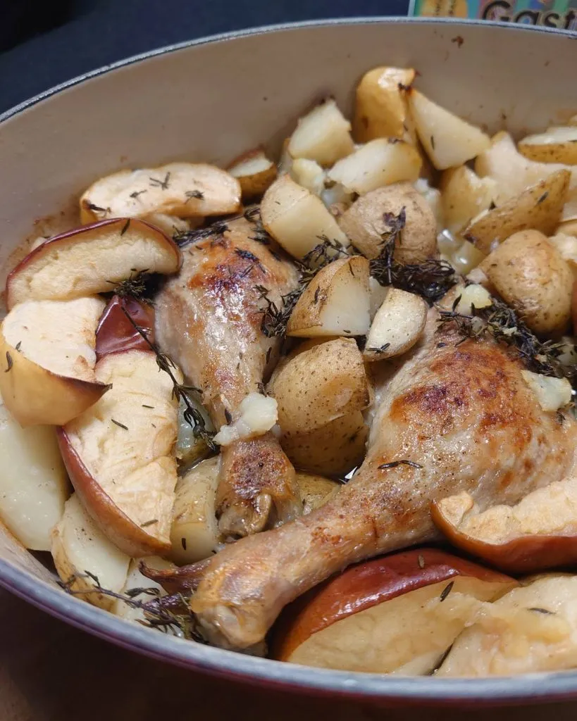 kaczka pieczona z ziemniakami