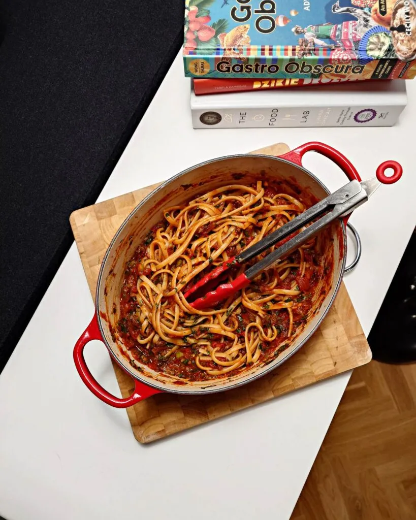 spaghetti puttanesca z tunczykiem 