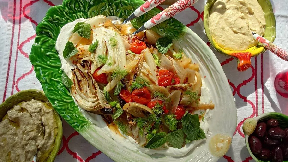 Pieczone warzywa z serem labneh